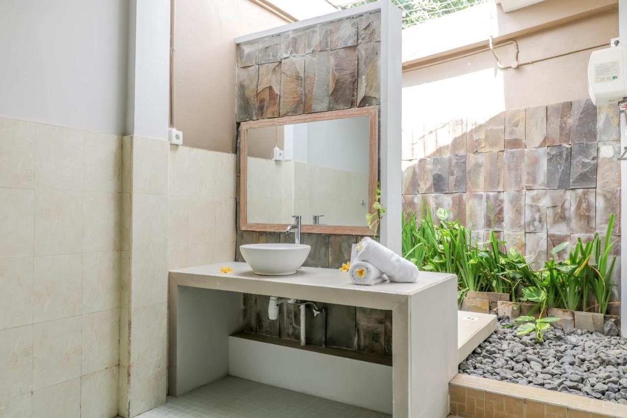 Oyo 1757 Villa Dende Ломбок Екстериор снимка