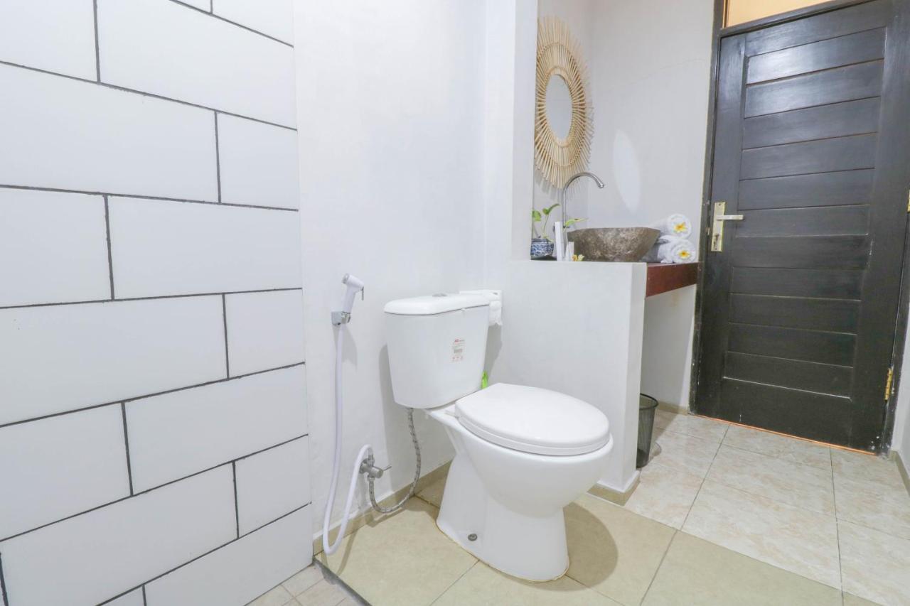 Oyo 1757 Villa Dende Ломбок Екстериор снимка