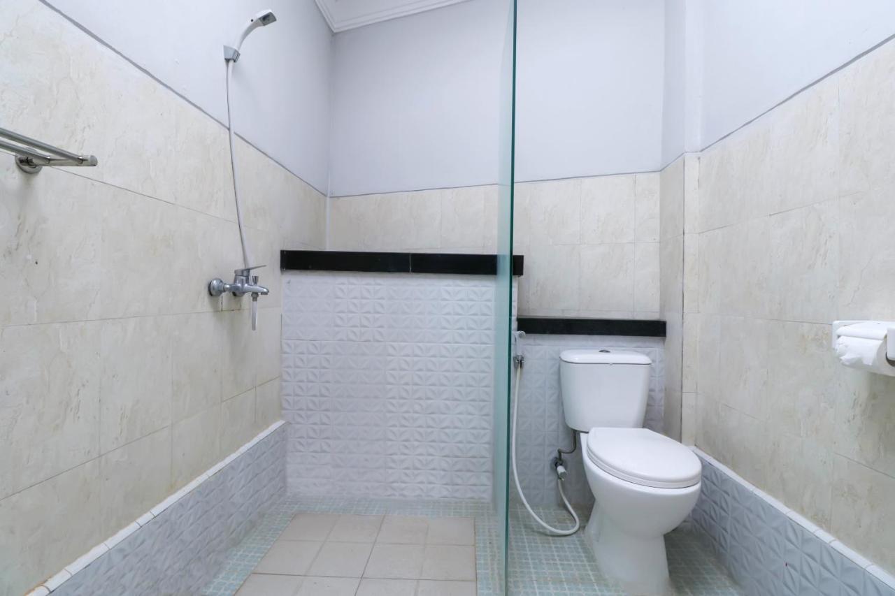 Oyo 1757 Villa Dende Ломбок Екстериор снимка